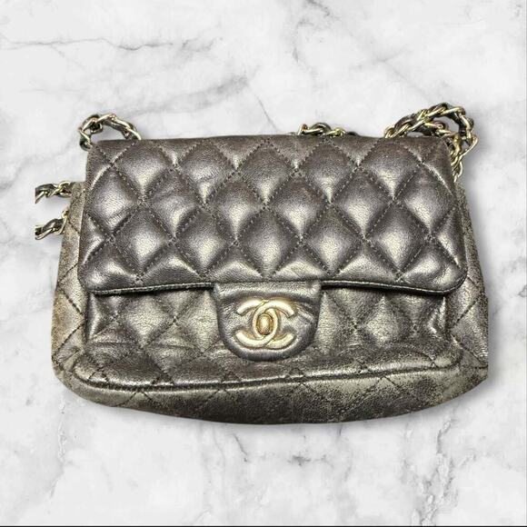 CHANEL - Picture 2 of 5